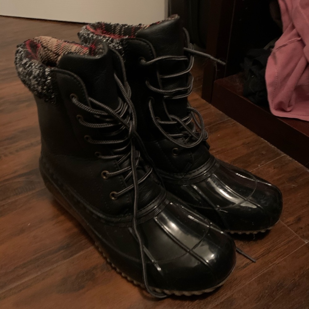Evi Duck Boot